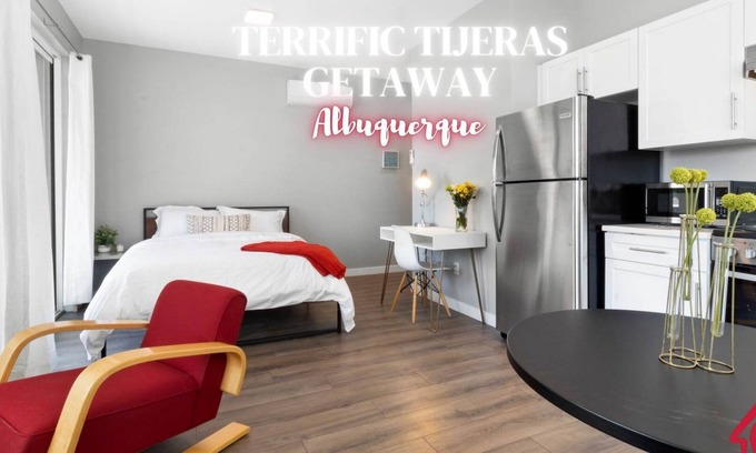 Downtown Albuquerque Apartamento | Terrific Tijeras Getaway w Garage – An Irvie Home