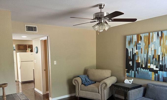 Longview Casa | Terrific Townhome!