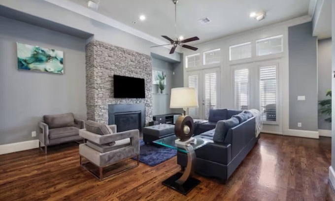 Riverside Terrace Apartamento | Tesla-Charger | TX Medical Ctr | Sleeps 7 | 5 beds