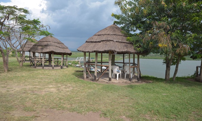 Kasese Casa | TESMBO SAFARI LODGEqueen parque nacional elizabeth