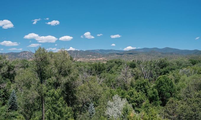 Tesuque Cama Y Desayuno | Tesuque Outpost |3 Casitas |Best views in Santa Fe