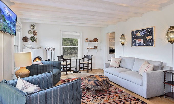 Tesuque Cama Y Desayuno | Tesuque Outpost |Casita H | Best views in Santa Fe