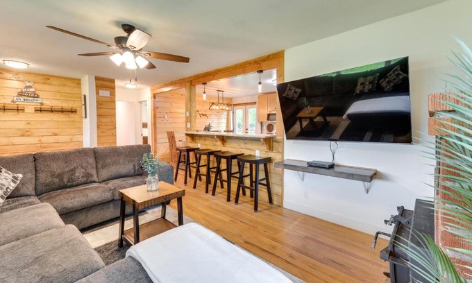 Ashton Casa | Teton Valley Getaway Fenced Yard, Grill