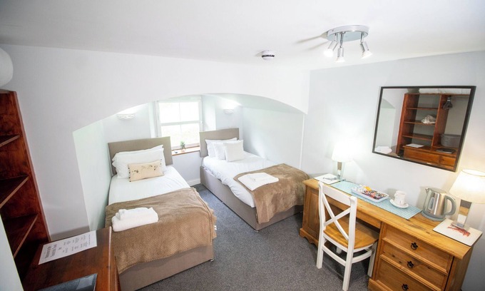 Hawick Hotel | Teviotside Travel Inn - Hawick - Room 6 - double / twin