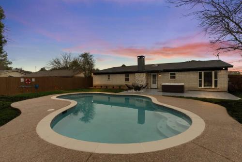 North Richland Hills Casa | Texas Designer Home with Private Hot Tub and Pool