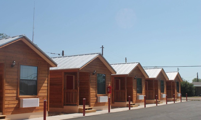 Sterling City Cabina | Texas Gold Lodges