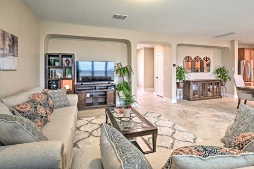 Manor Casa | Texas Home with Patio and Grill about 16 Mi to Austin