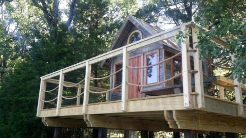 Elmo Casa | Texas Safari Camp Hummingbird Tree House
