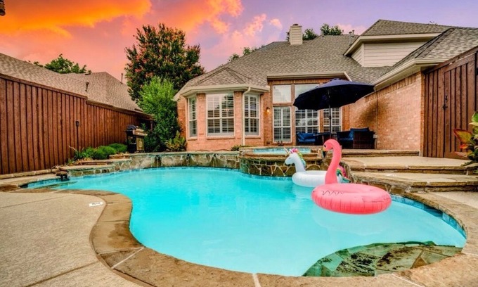 Frisco Casa | Texas-Style Poolside Getaway: 4BDR Oasis for 8