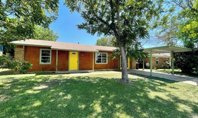 Brady Casa | Texas Sun House