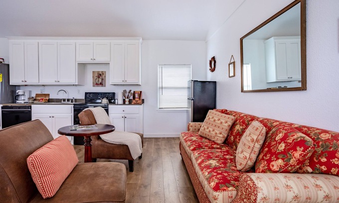 Valley Mills Casa | Texas Trio #1 - Waco, Magnolia, Baylor