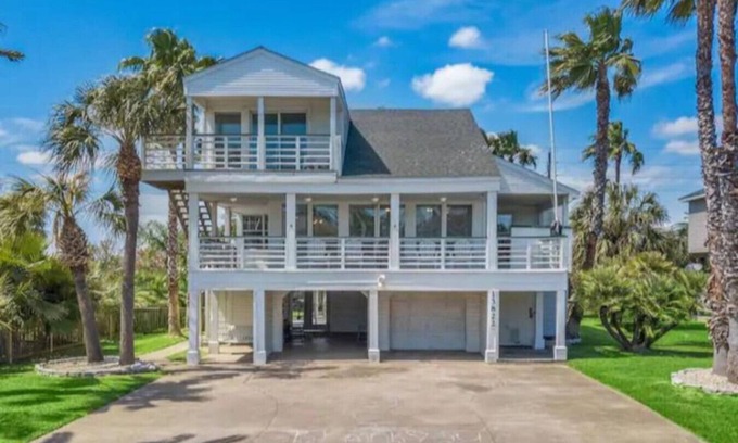 Pirates Beach Casa | Texas Vacation Home with Pool, Near the Beach