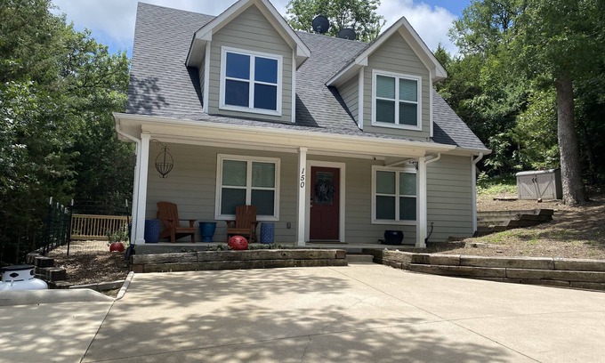 Pottsboro Casa | Texoma Lake - Cozi 4 Bedroom Home in Tanglewood, 1 mile from Highport Marina
