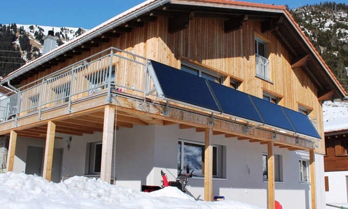 Sedrun Apartamento | Tgèsa Pazzola Huonder-Monn by Interhome