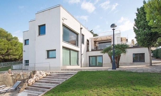 Torredembarra Villa | th52 Villa · Torredembarra · 6 dormitorios · 3 baños