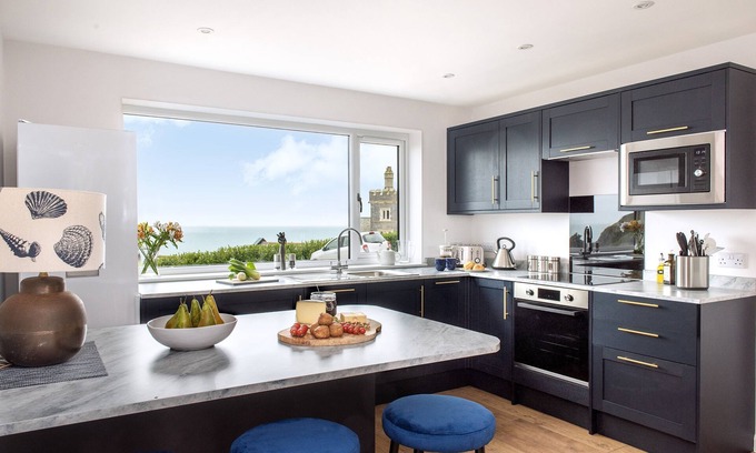 Portwrinkle Casa | Thanckes Lodge - 3 Bedroom, 6 Sleeper Bungalow