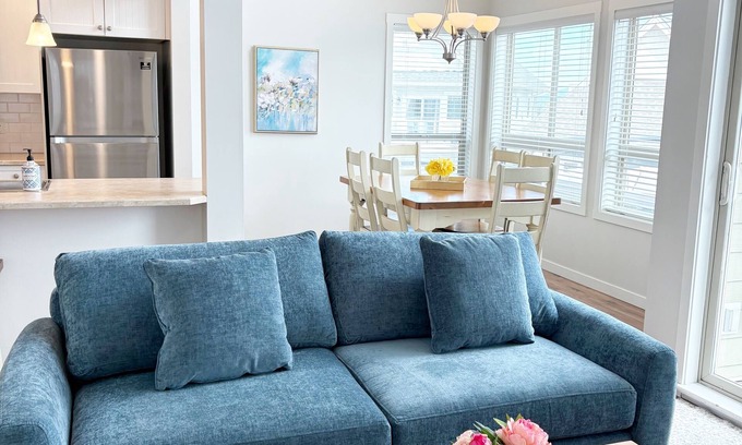 Central Okanagan Cabaña | Decoración elegante Gran terraza con vista al lago! Gran casa de vacaciones familiares