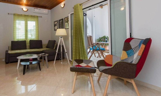 Anatolikos Sinikismos Apartamento | El elegante piso de Thano, a solo 150 m de la playa.