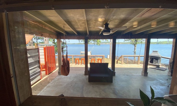 Dadeville Cabaña | That 70's Kottage on Sunset Dr. BIG water view, sleeps 8