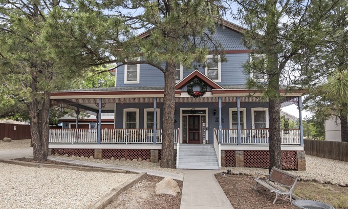 Swiss Manor Casa | That awesome 5B/5BA with mtn views for cheap!