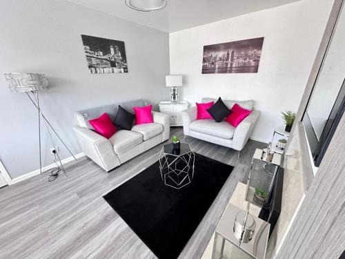 Sandbach Casa | That's Amore House 3 bedroom house with parking walking distance to Sandbach town