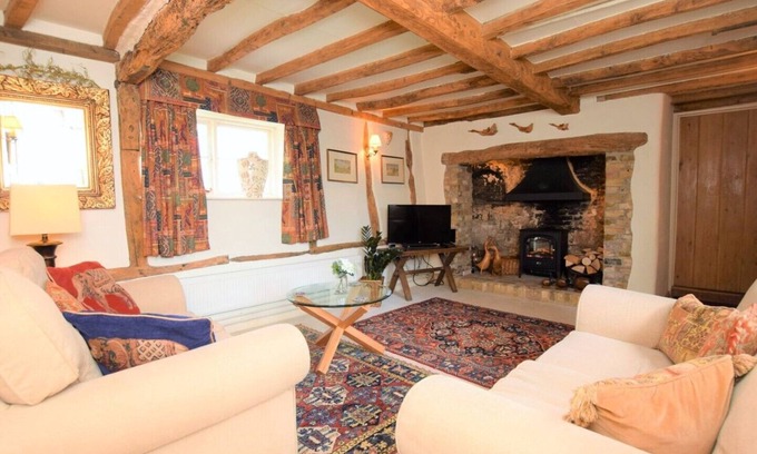 Bedford Cabaña | Thatched Cottage