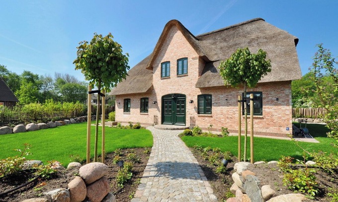 St. Peter-Ording Casa | Thatched roof house "Das Waalhuus" - The place for family & friends in St. Peter-Dorf