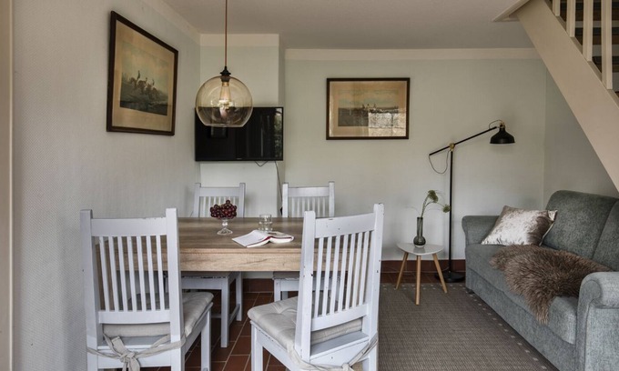 Manhagen Apartamento | Casa de techo de paja con proximidad al mar Báltico, sauna al aire libre, parque infantil y gran jardín