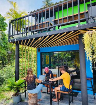 Thong Sala Hostal | The 10 club hostel