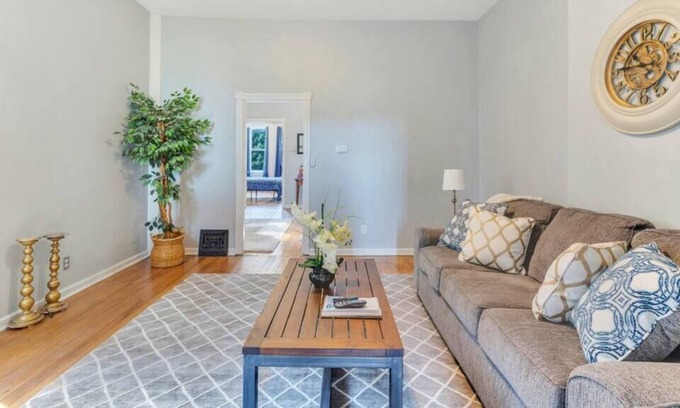 Tower Grove East Apartamento | The 10 Mins from Everything in the City Apartment