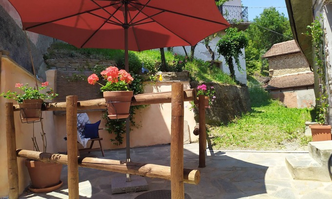 Orbregno Casa | The 18th century stone house in the Monferrrato hills