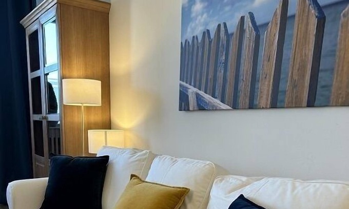 Bramfeld Apartamento | The 2-room apartment is bright and lovingly furnished. It is located in our apartment house Haldesdorfer Straße and is 60 m2 big.