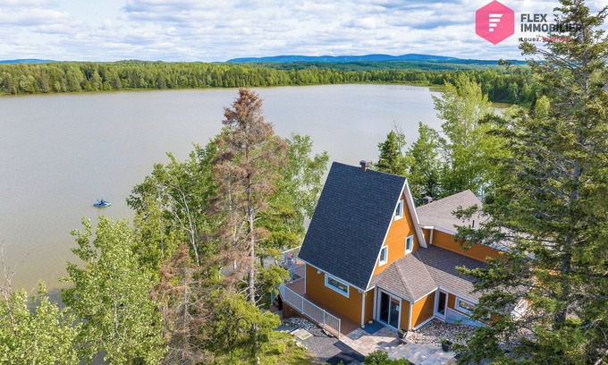 La Matapedia Regional County Municipality Chalet De Esquí | The 3 Jewels of Lake Michaud / Rimouski-Matane