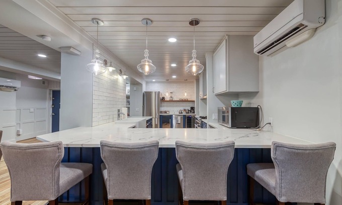 Lower Burns Park Casa | The 4M Golden House #9 - Beautiful Apt Minutes from Downtown!