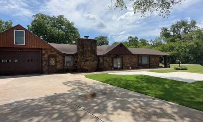 Pawhuska Casa | The 905, 4 bedrooms, 3 Full bath