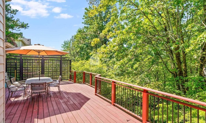Northwest Portland Casa | The Abbey on Birkendene