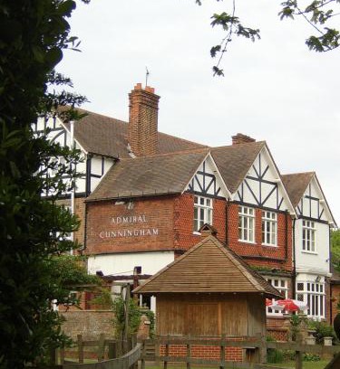 Bracknell Hotel | The Admiral Cunningham Hotel