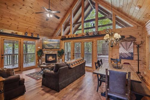 Black Bear Falls Casa | The Adventure Lodge Located in Black Bear Falls Resort with 3 King Suites!