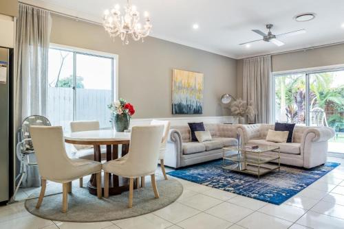 Northgate Casa | The Airport Stop Modern, 15min to Brisbane City