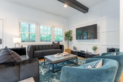 East Hill Casa | The Alabaster by Stay Local Nashville