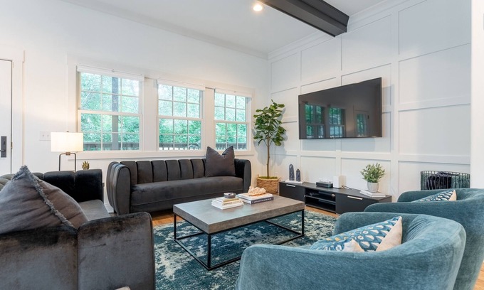 East Hill Casa | The Alabaster - Stylish Home in East Nashville