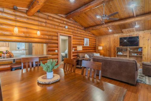 College Casa | The Alaskan Dream Lodge