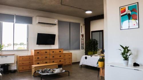 Rio Piedras Apartamento | The Alexa tiny apartment city view