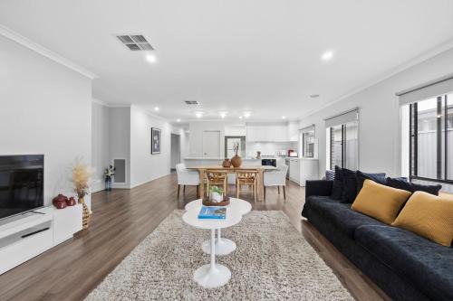 Alfredton Casa | The Alfredton - Spacious Ballarat Stay for Families