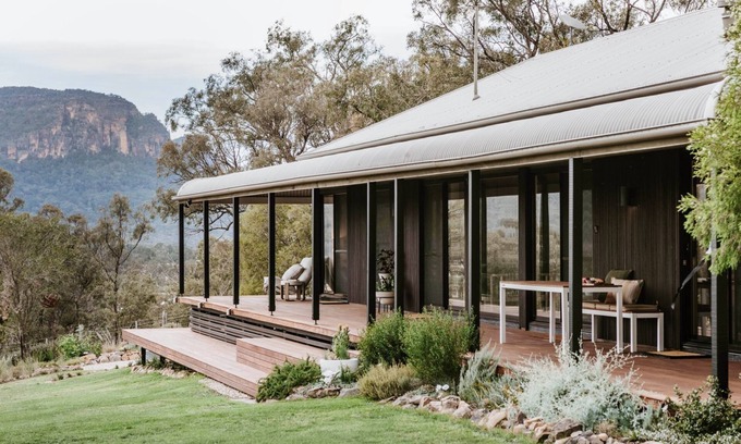 Glen Davis Casa | The Alice Escape by Contemporary Hotels