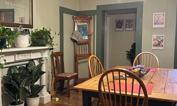 North Adams Apartamento | The Allen House historic North Adams Home in the Berkshire Mountains