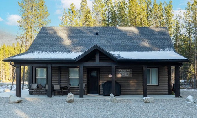 Valemount Casa | The Alpine Cabin - Tres Habitaciones Casa, Capacidad 6