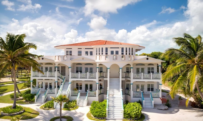 San Pedro Condominio | The Ambergris Grand