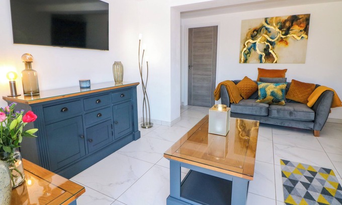 Ripley Cabaña | THE ANNEX, pet friendly, with a garden in Swanwick