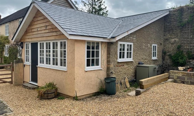 Frome Casa | The Annex, Selwood Cottage by StayStaycations